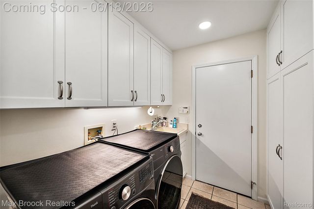 4872 Cliffside Drive, West Bloomfield Charter Township, MI 48323