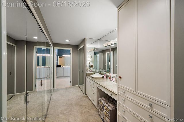 4872 Cliffside Drive, West Bloomfield Charter Township, MI 48323