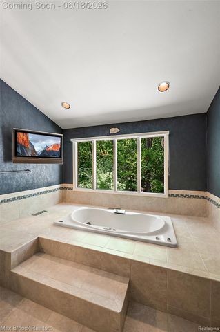 4872 Cliffside Drive, West Bloomfield Charter Township, MI 48323
