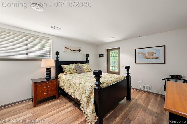 4872 Cliffside Drive, West Bloomfield Charter Township, MI 48323