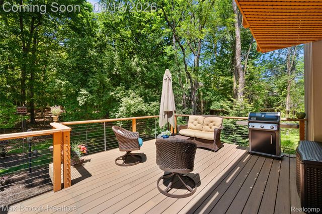 4872 Cliffside Drive, West Bloomfield Charter Township, MI 48323