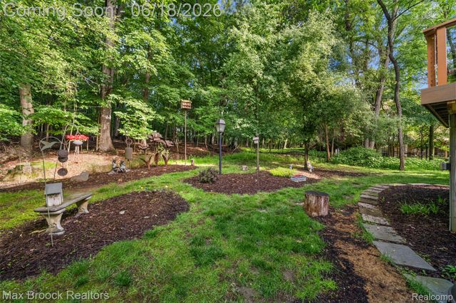 4872 Cliffside Drive, West Bloomfield Charter Township, MI 48323