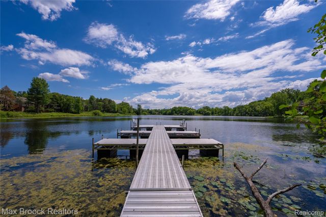 4872 Cliffside Drive, West Bloomfield Charter Township, MI 48323