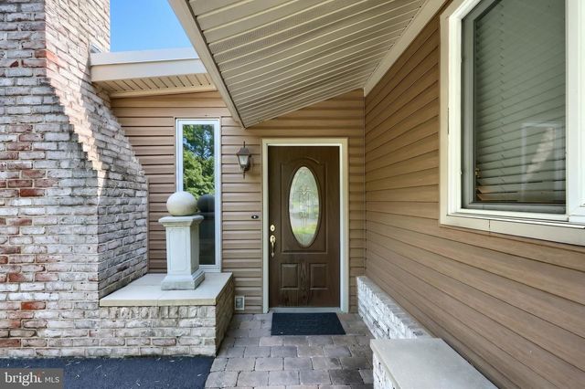 166 LAKE MEADE DR, East Berlin, PA 17316