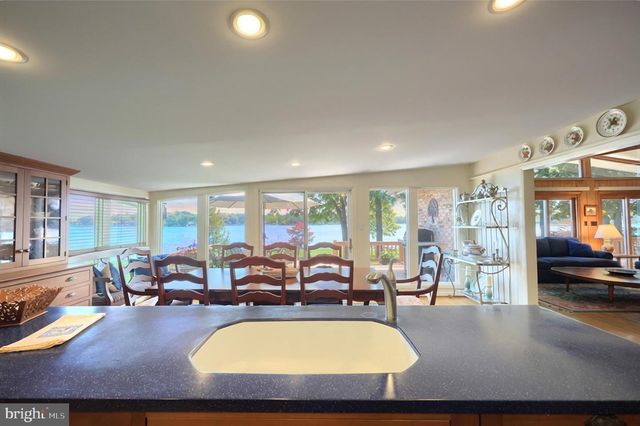 166 LAKE MEADE DR, East Berlin, PA 17316