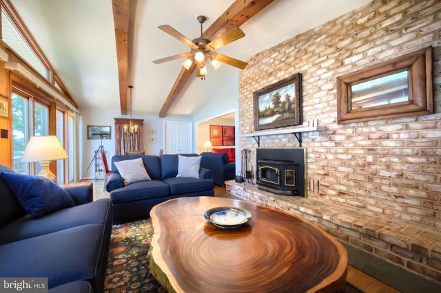 166 LAKE MEADE DR, East Berlin, PA 17316