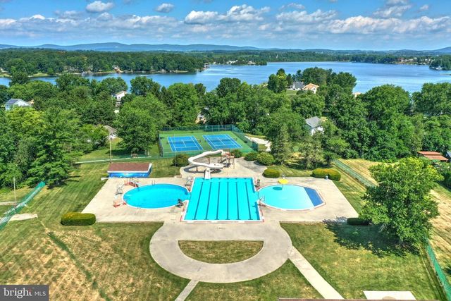 166 LAKE MEADE DR, East Berlin, PA 17316