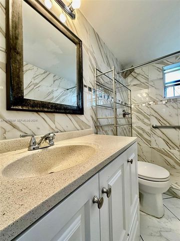 424 SW 7th St 102, Miami, FL 33130