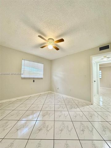 424 SW 7th St 102, Miami, FL 33130