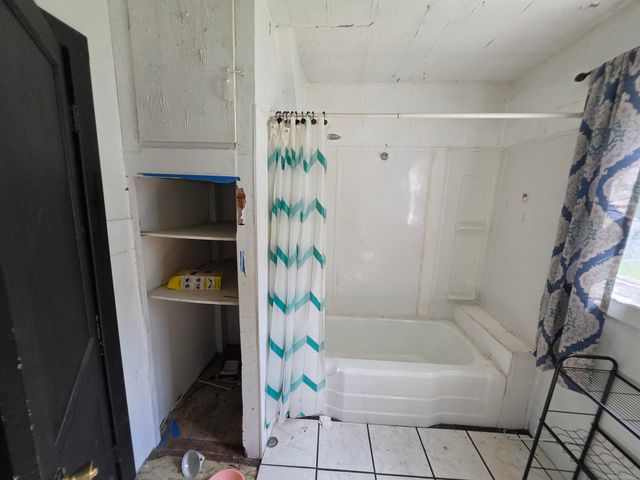 4237 Wood Street, Saginaw Twp, MI 48638