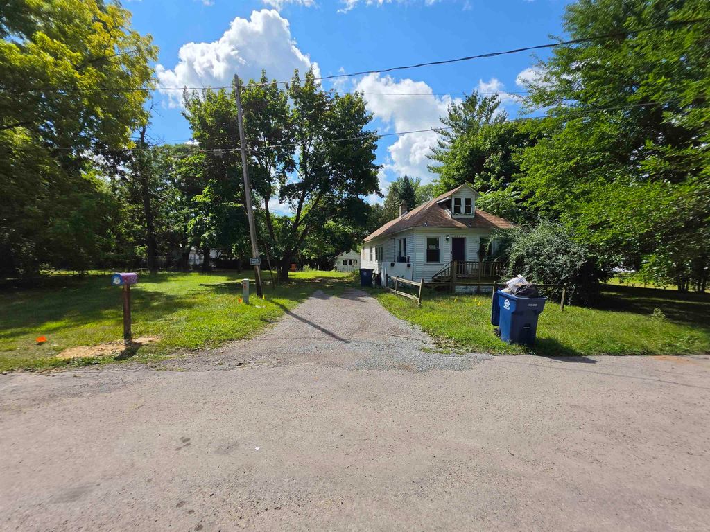 4237 Wood Street, Saginaw Twp, MI 48638