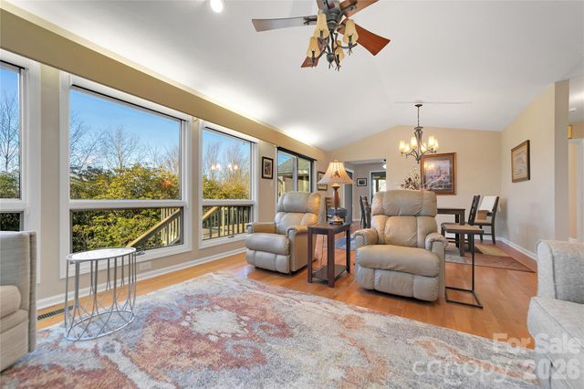 59 Agaliha Lane, Brevard, NC 28712