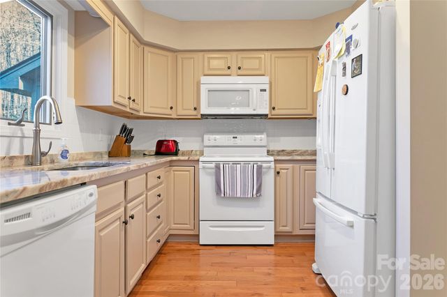 59 Agaliha Lane, Brevard, NC 28712