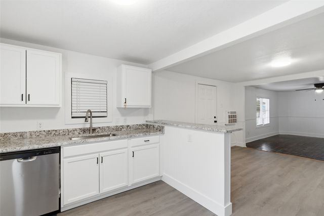 1102 Washington Street, Stephenville, TX 76401