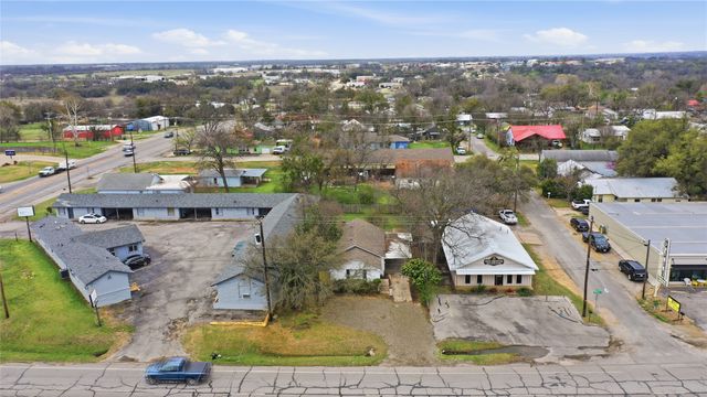 1102 Washington Street, Stephenville, TX 76401
