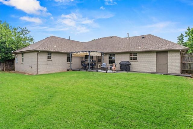 2621 NW 58th Place, Oklahoma City, OK 73112