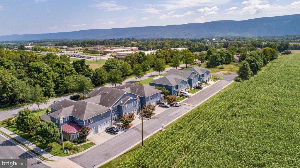 248 PARKSIDE CT, Woodstock, VA 22664