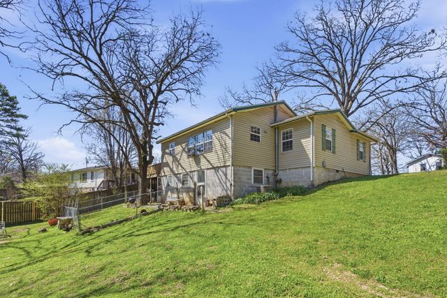 732 Skyline Drive, Forsyth, MO 65653