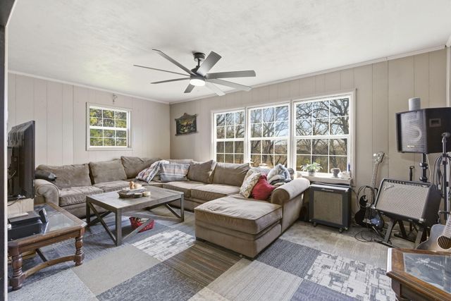 732 Skyline Drive, Forsyth, MO 65653