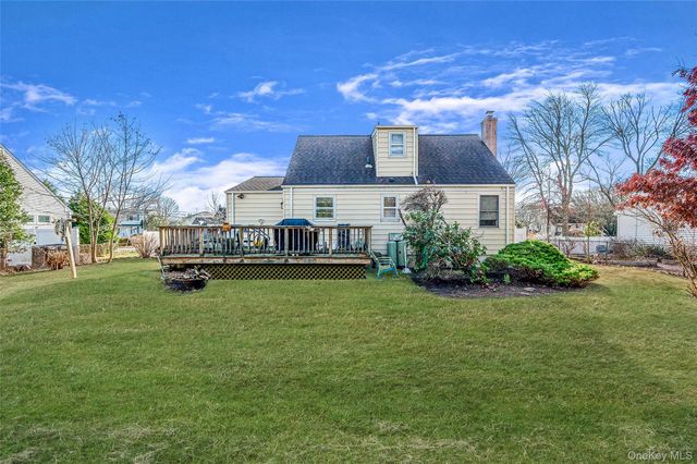 360 Arcadia Drive, West Islip, NY 11795