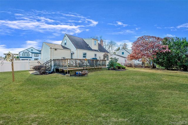 360 Arcadia Drive, West Islip, NY 11795