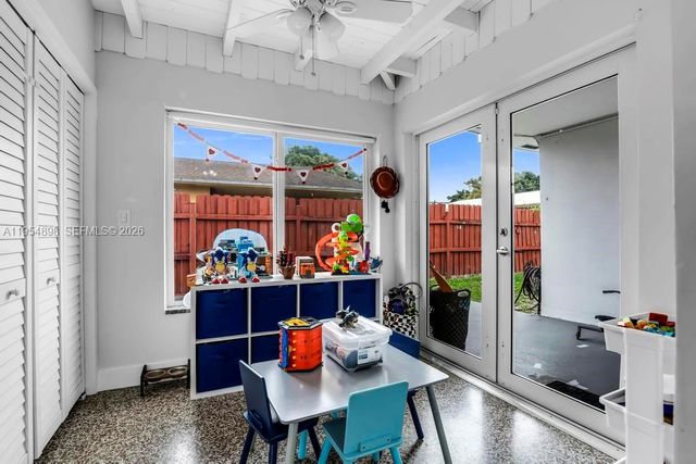 9435-9437 SW 39th St, Miami, FL 33165