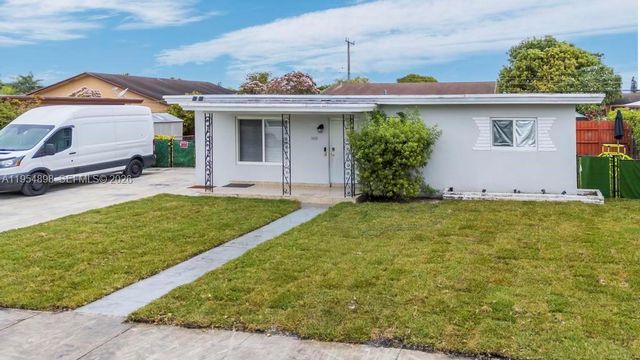 9435-9437 SW 39th St, Miami, FL 33165