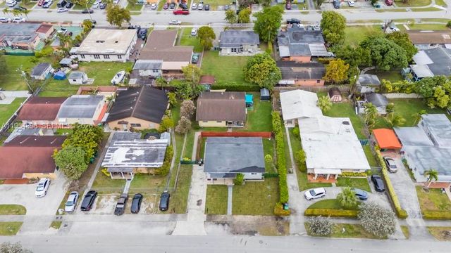 9435-9437 SW 39th St, Miami, FL 33165