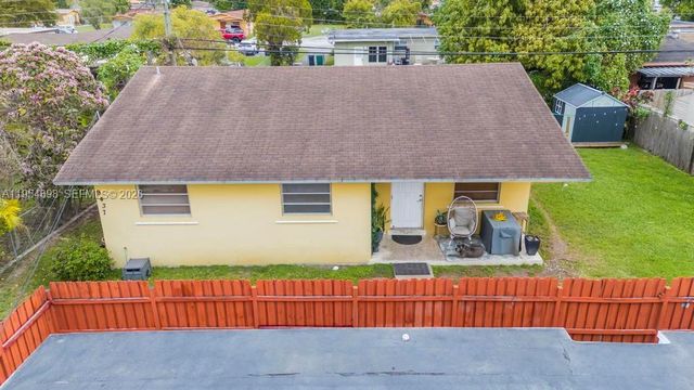 9435-9437 SW 39th St, Miami, FL 33165