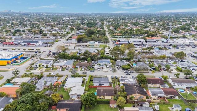 9435-9437 SW 39th St, Miami, FL 33165