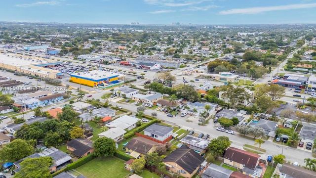 9435-9437 SW 39th St, Miami, FL 33165