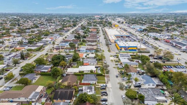 9435-9437 SW 39th St, Miami, FL 33165