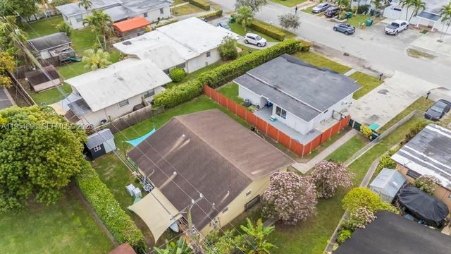 9435-9437 SW 39th St, Miami, FL 33165