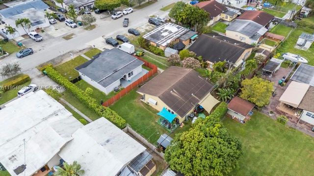 9435-9437 SW 39th St, Miami, FL 33165
