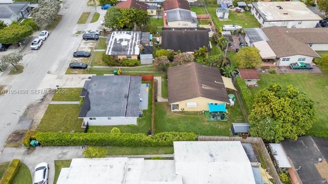 9435-9437 SW 39th St, Miami, FL 33165