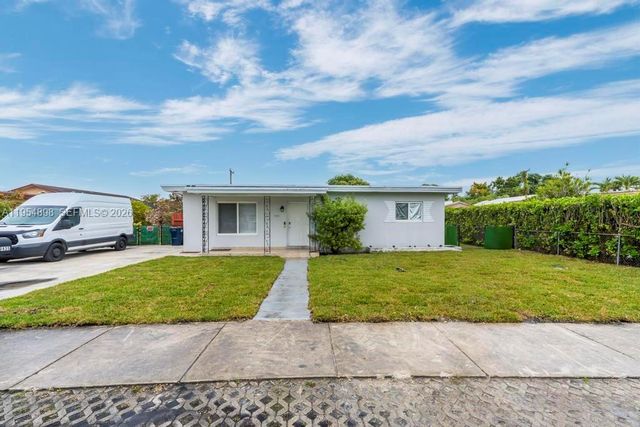 9435-9437 SW 39th St, Miami, FL 33165