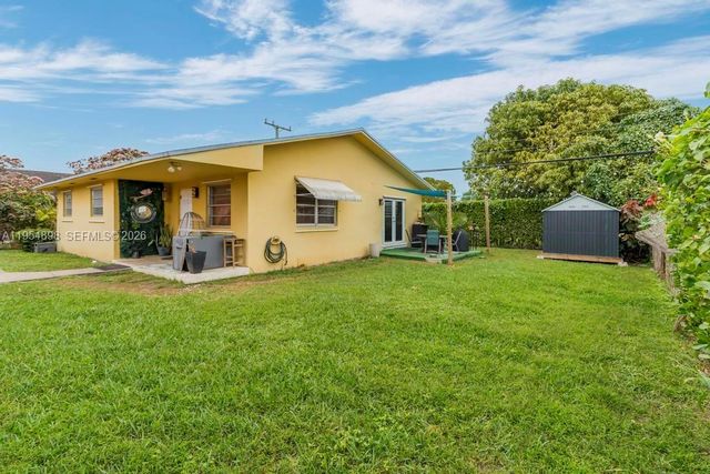 9435-9437 SW 39th St, Miami, FL 33165