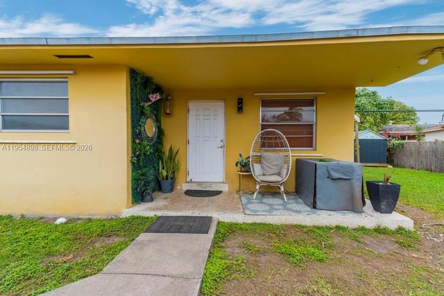 9435-9437 SW 39th St, Miami, FL 33165