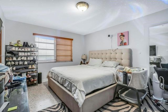 9435-9437 SW 39th St, Miami, FL 33165