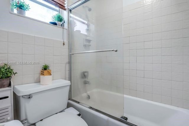 9435-9437 SW 39th St, Miami, FL 33165