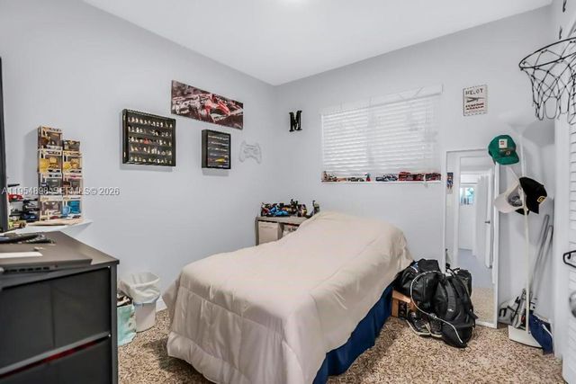 9435-9437 SW 39th St, Miami, FL 33165