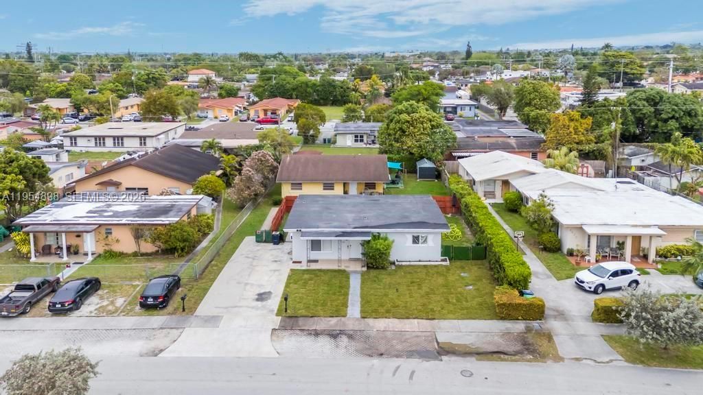 9435-9437 SW 39th St, Miami, FL 33165