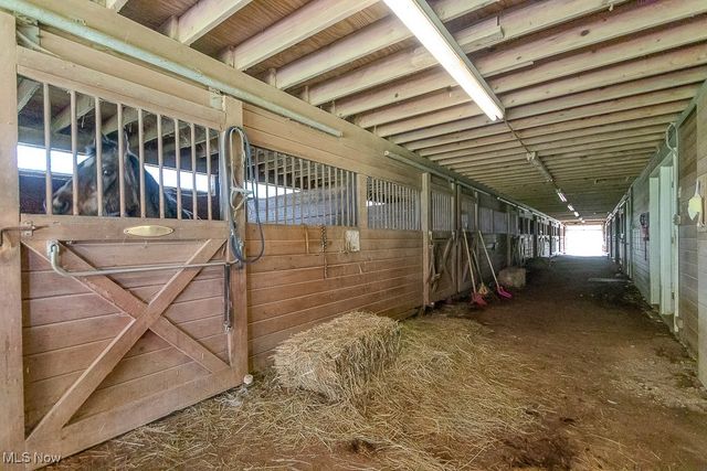 14068 Caves Road, Novelty, OH 44072