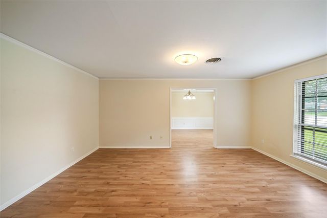5002 Leafy Hollow Court, Houston, TX 77018