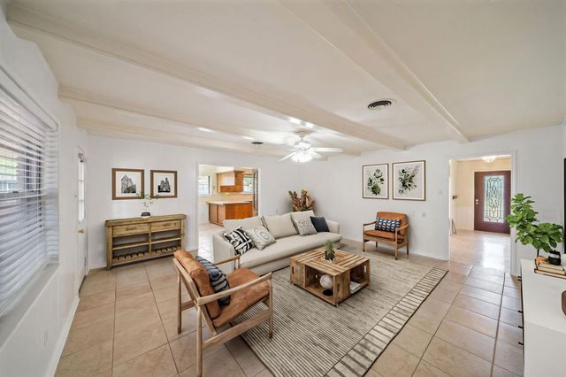 5002 Leafy Hollow Court, Houston, TX 77018