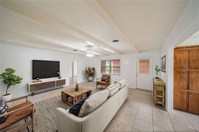 5002 Leafy Hollow Court, Houston, TX 77018