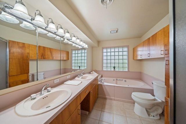5002 Leafy Hollow Court, Houston, TX 77018