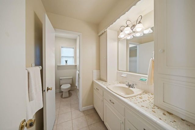 5002 Leafy Hollow Court, Houston, TX 77018