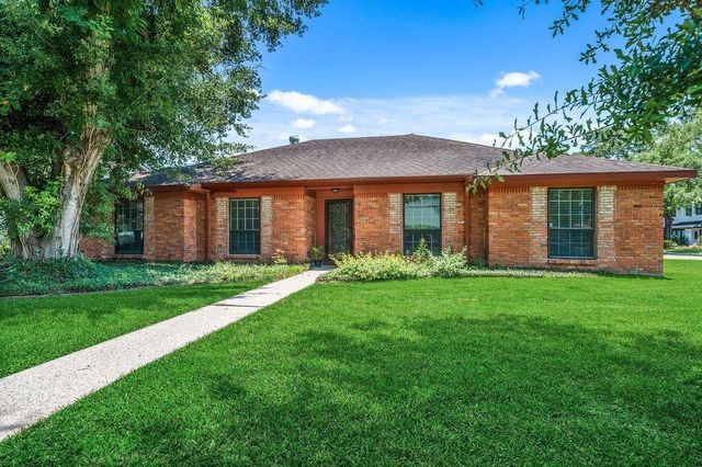 5002 Leafy Hollow Court, Houston, TX 77018