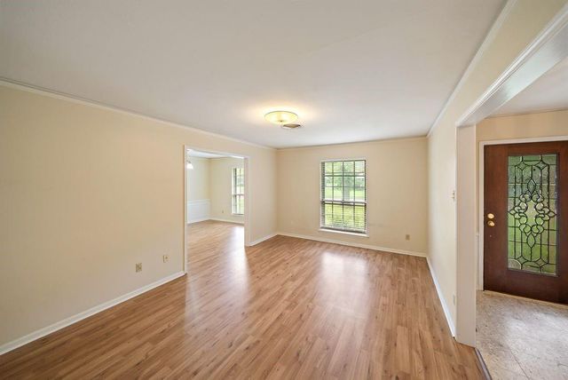 5002 Leafy Hollow Court, Houston, TX 77018